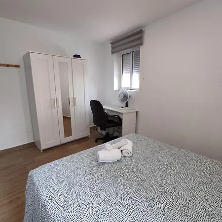 Puerta De La Caleta Apartment