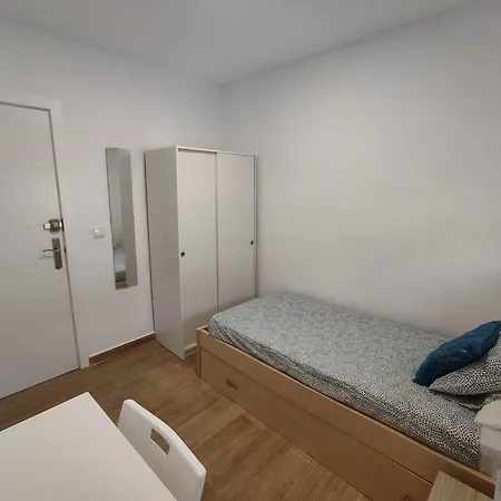 Puerta De La Caleta Apartment *