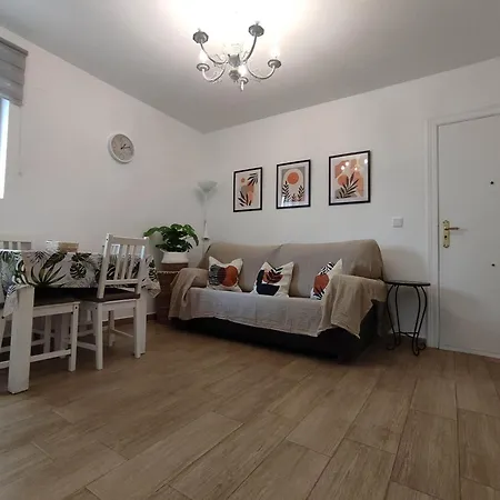 Puerta De La Caleta Apartment